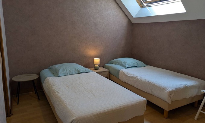 Gidy Bed & Breakfast | Guest room with private bath in Gidy