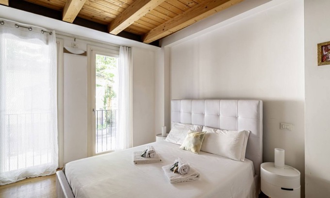 Padova Apartment | GuestHost - Piazza Mazzini Bright Apartment Padova