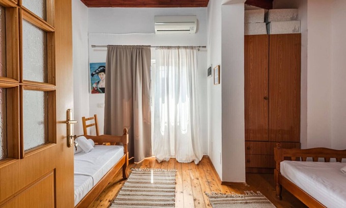 Shkoder House | Guesthouse 'Hapa të Lehtë' - Room 1 - Pro Bono