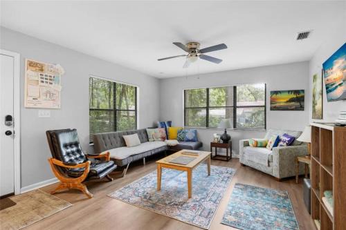 High Springs House | Guesthouse in High Springs! Walk to Downtown, Close to Springs!