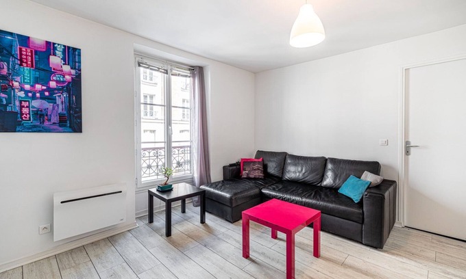 Hopital Saint-Louis Apartment | GuestReady - Canal St-Martin Retreat