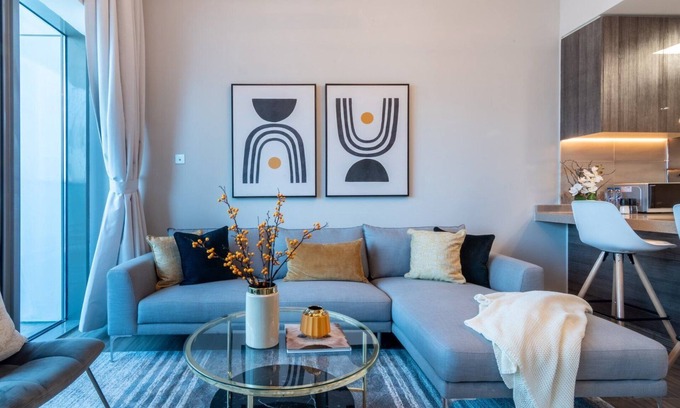 Jumeirah Lake Towers Apartment | GuestReady - Gray Cloud Retreat - MBL Cluster