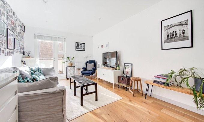 Hackney Central Apartment | GuestReady - Lower Clapton's Artistic Retreat