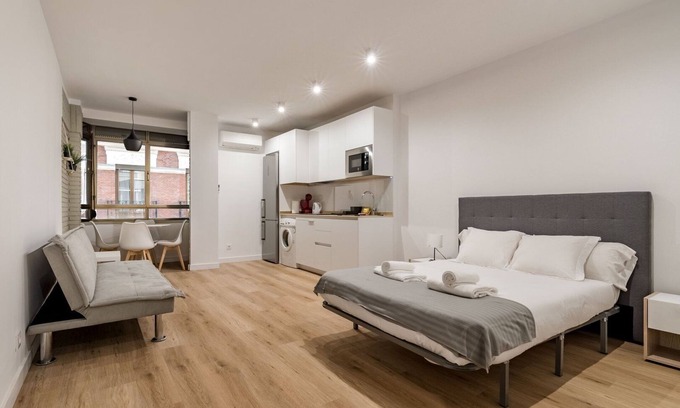 Moncloa - Arguelles Apartment | GuestReady - Modern studio in Plaza de España