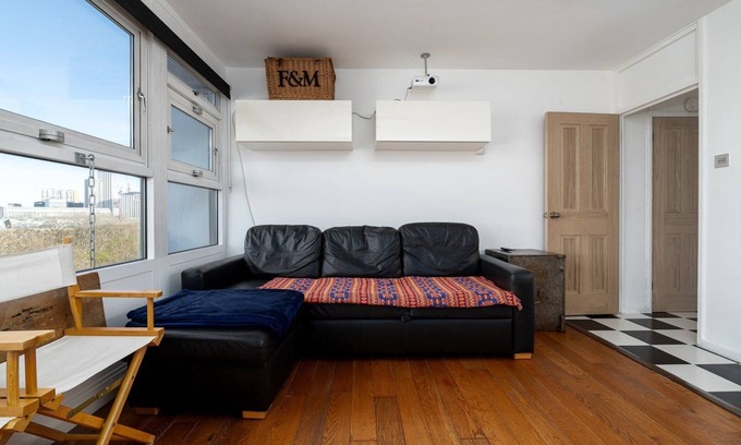 Bishop's Apartment | GuestReady - Stylish Skyline views, Central London