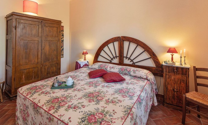 Poggibonsi Apartment | GUFO: Peaceful apartment close to Tuscany 's best treasures, 1 mile from shops