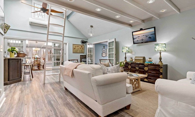 Guilford Cottage | Guilford Carriage House at Granite Lodge!