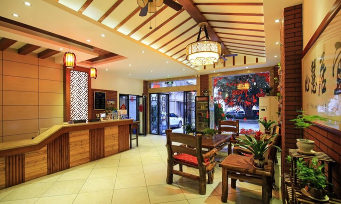Xiufeng Hotel | Guilin Gunanmen Hotel
