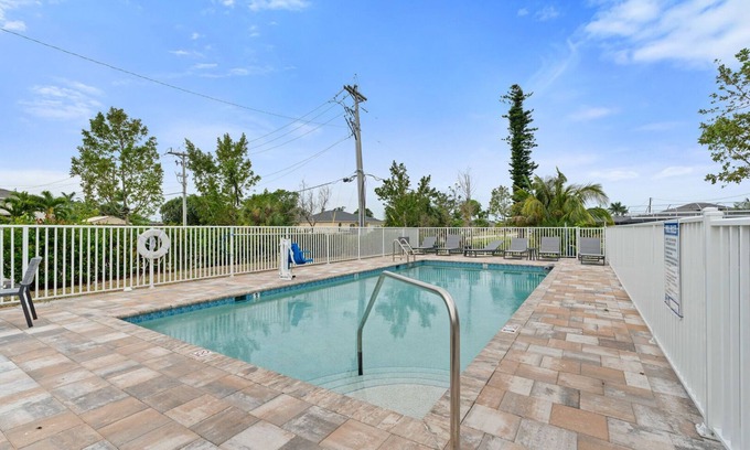 Yacht Club Condo | Gulf Access with Boat Slip, Heated Saltwater Pool - Bacino Vistas #202 + #203 - Roelens