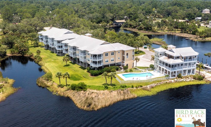 Steinhatchee Condo | Gulf Breeze Condo #201- Private Boat Ramp! WiFi! NO DOCK THIS SCALLOP SEASON!