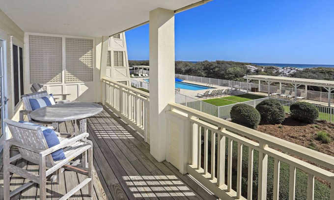 Gulf District Condo | Gulf Front Next To Beach Club- WaterColor 5 Beachside by Royal Destinations