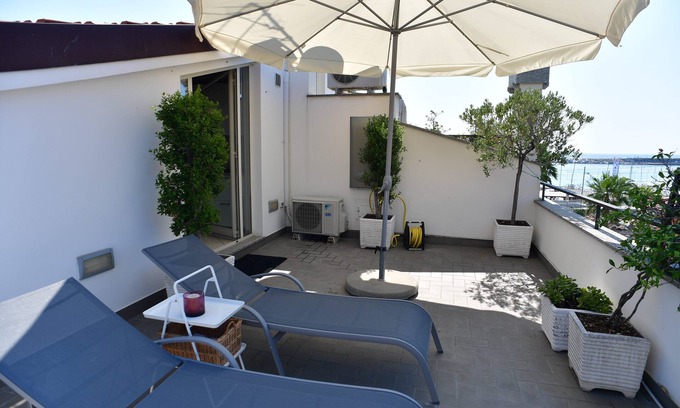 Loano Apartment | Gulf of Loano by the sea Parking space