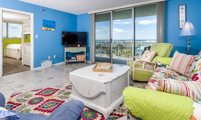 Pensacola Beach Condo | Gulf View Bliss 4th Story 5 ๐ข๐ฝ๐ช๐ป ๐ก๐ฎ๐ฟ๐ฒ๐ฎ๐๐ผ & Beach is Across the Street