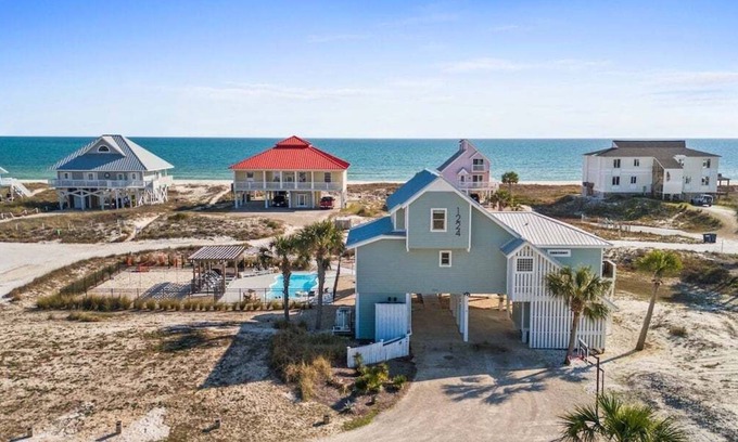 East End House | Gulf Views, Beach Access,Private Pool, Volleyball!
