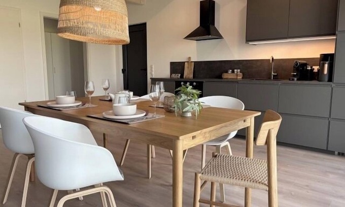 Altfunnixsiel Apartment | Gulfhof Funnixerhörn een - Stylish vacation farm with garden and wide landscape