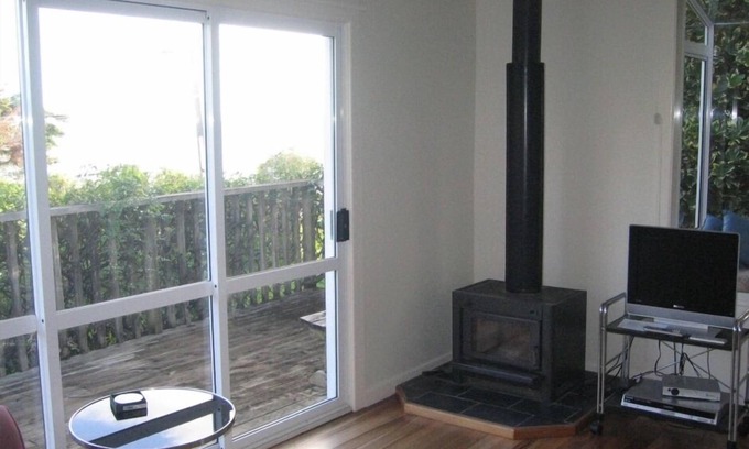 Omiha Cottage | Gull Cottage Waiheke Waterfront