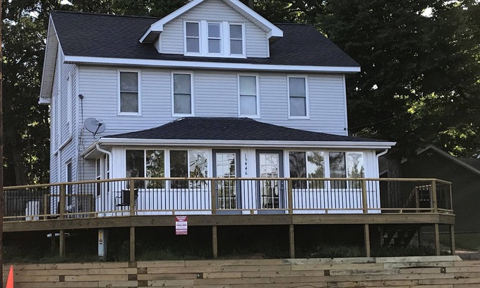 Hickory Corners House | Gull Lake - near Kalamazoo and Battle Creek
