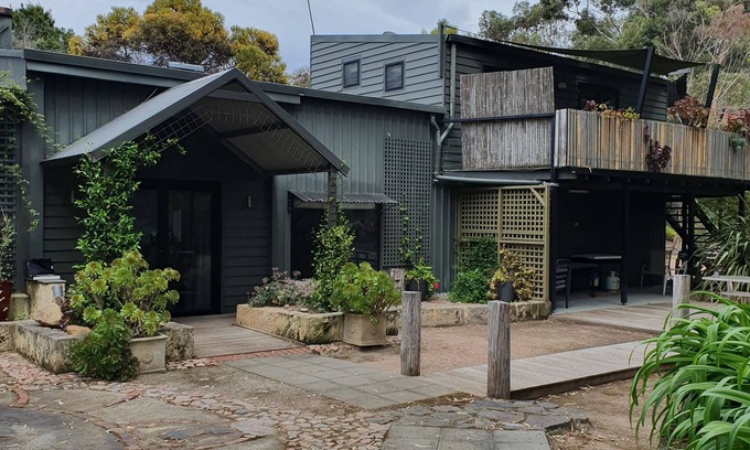 Pink Lake House | Gum Tree House