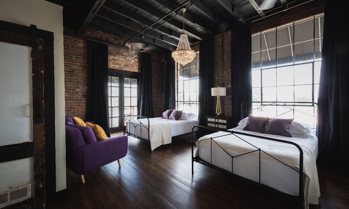 Florence Hotel | GunRunner Boutique Hotel
