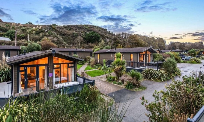 Mullion Ski Chalet | Gwithian Premier Lodge