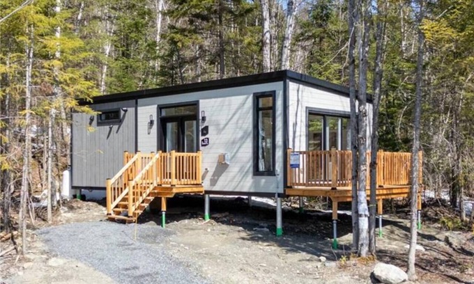 Adstock Ski Chalet | Hôtel à la maison - La Cachette, golf et ski!