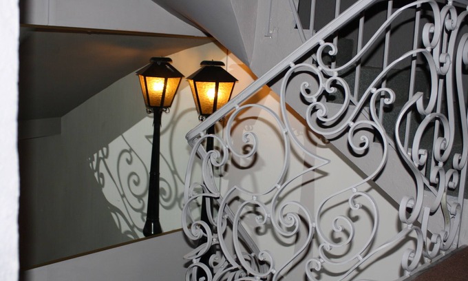 Salon-de-Provence Hotel | Hôtel du Midi