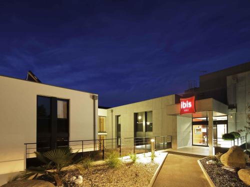 Ploumagoar Hotel | Hôtel ibis Guingamp Cœur de Bretagne