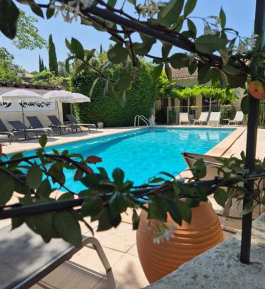Venasque Hotel | Hôtel La Garrigue & Bar Le Perchoir