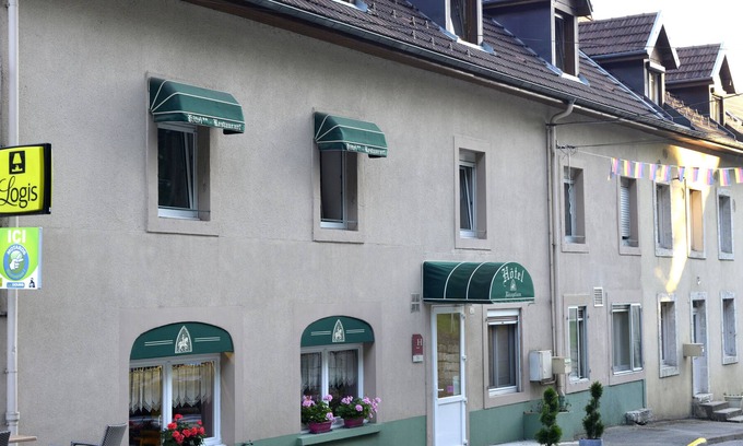 Montbenoit Hotel | Hôtel le Sire de Joux