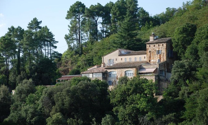 Generargues Hotel | Hôtel & Restaurant Les 3 Barbus