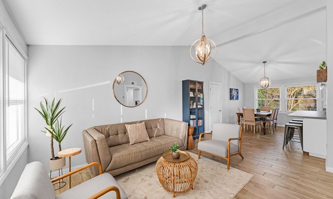 Farmers Branch House | H Haus - Close to Everything & Pet Friendly