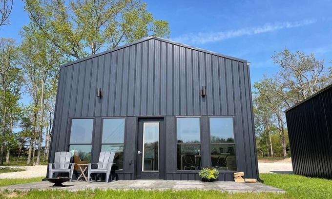 Mount Sterling House | H&M Retreats/Cabin 3/Hermann, MO