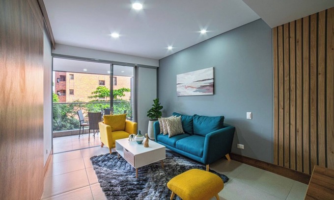 Granada Apartment | H208 - Awesome 2-Bed | 2 Bath | Rooftop Pool | Gym