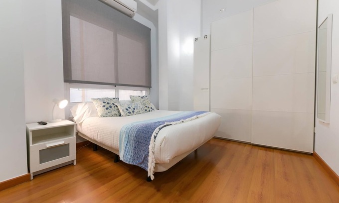San Felipe Neri Apartment | H2M Carreteria 97 Loft Interior-Quiet-in old town