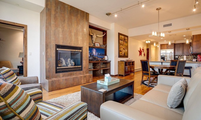 Downtown Steamboat Springs Condo | H305B | Downtown | High-end Interiors | Free City Bus | Ski Locker at Base