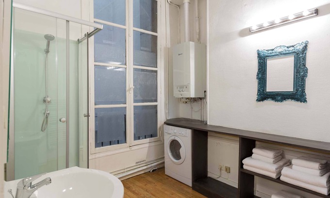 Vivienne Apartment | Habitat Parisien -2BR/1BA - Opera Palais Royal