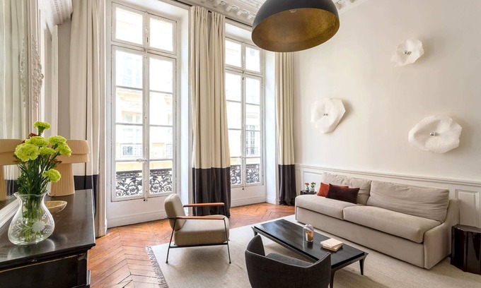 Gaillon Apartment | Habitat Parisien - Quatre Septembre Choiseul Opera