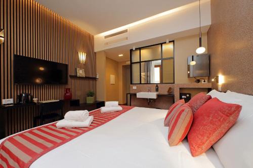 Salario House | Habito Suites