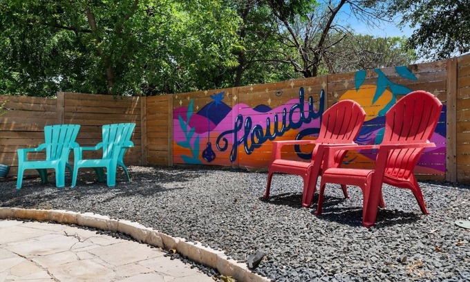 North Austin Civic Association House | Hacienda Howdy - Pool