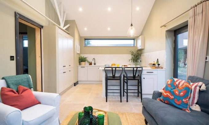 Abbots Salford House | Hailes.