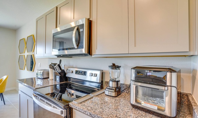 Haines City House | Haines City Home w/Pool Access ~ 25 Mi to Disney!