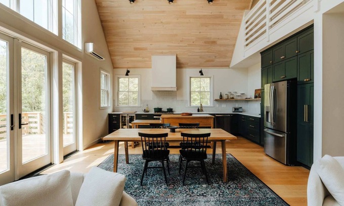Barryville Ski Chalet | Half Moon Mtn House - Modern Chalet in Barryville