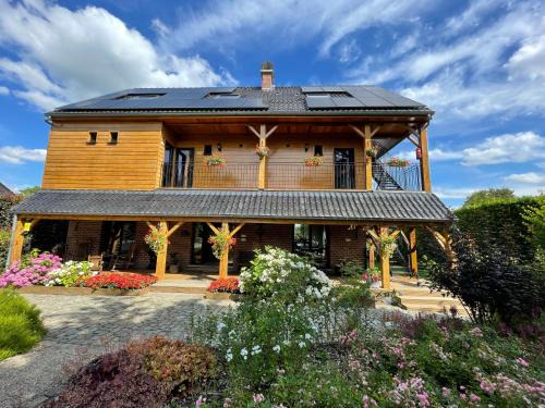 Halle Bed & Breakfast | Hallerbos B&B in Bluebell Forest