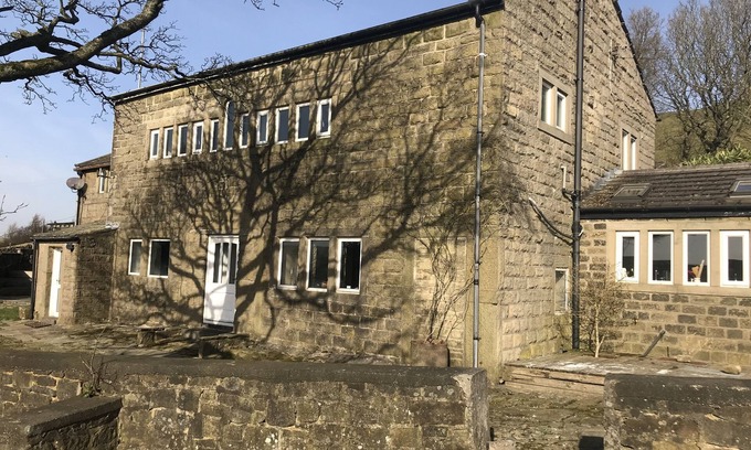 Hebden Bridge House | Halstead Green 5 double/twin Farmhouse in Colden, near Hebden Bridge