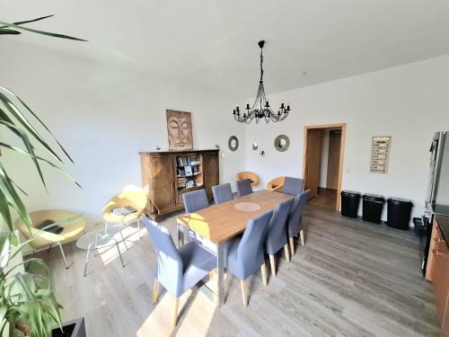 Muritz House | Haltestelle - Private Zimmervermietung Röbel Müritz