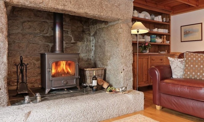 Penryn Cottage | HALVOSSO, pet friendly, with open fire in Penryn