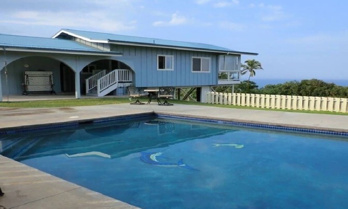 Honokaa House | Hamakua Coast Home- Ocean views, private, clean and friendly