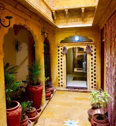 Amar Sagar Pol Bed & Breakfast | Hamari Haveli