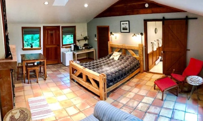 Kaslo House | Hametli Suite