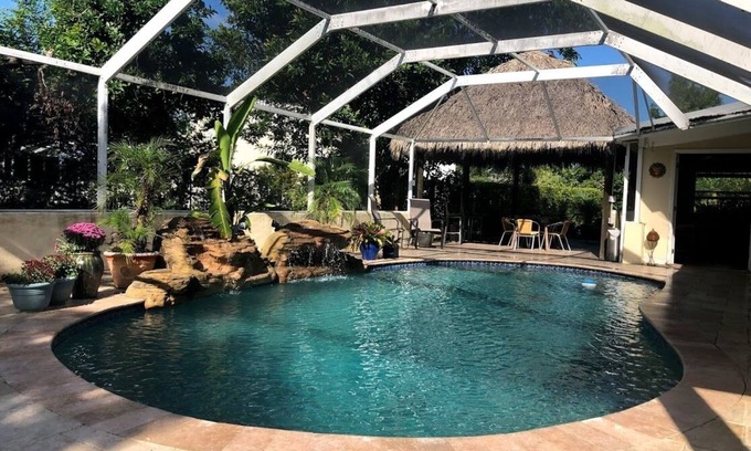 Palmetto Bay House | Hamilton House Miami - Tropical Oasis/Heated Pool/Tiki/Brazilian BBQ